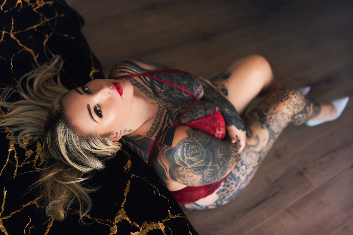 Comfortable is Sexy: Best Boudoir Outfits for Your Photo Session