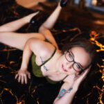 Gold Coast boudoir photo session showcasing natural beauty and showcasing curves in posing and lighting